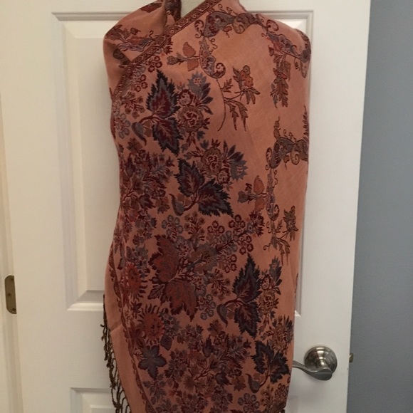 NWOT Pashmina Scarf - Picture 4 of 8